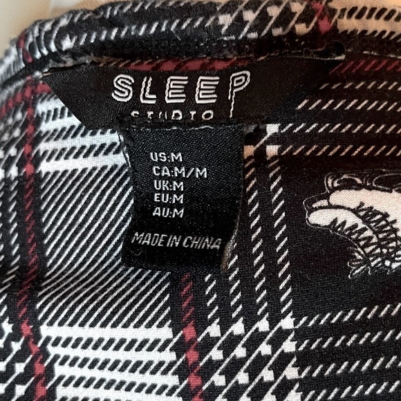 ⭐️ Sleep Studio Onesie- size medium - Picture 5 of 7